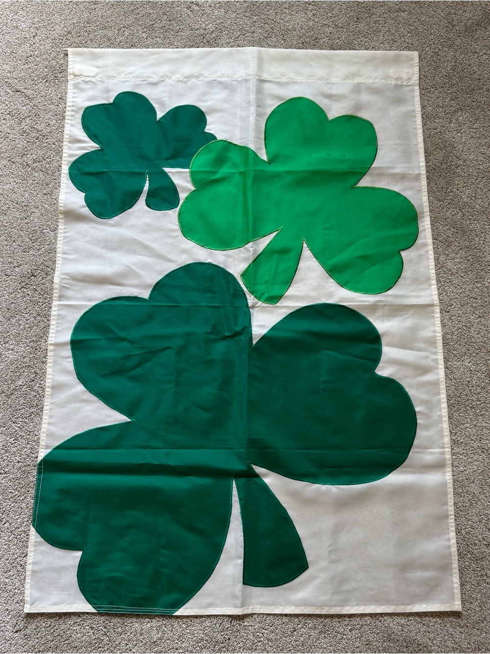 St Patricks Day Garden House Flag Green Shamrocks Vintage 1993 NCE 50.5"x34"